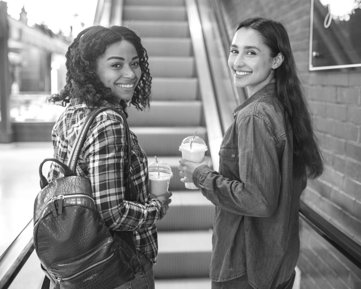 Teilnehmerin beim Schreiben